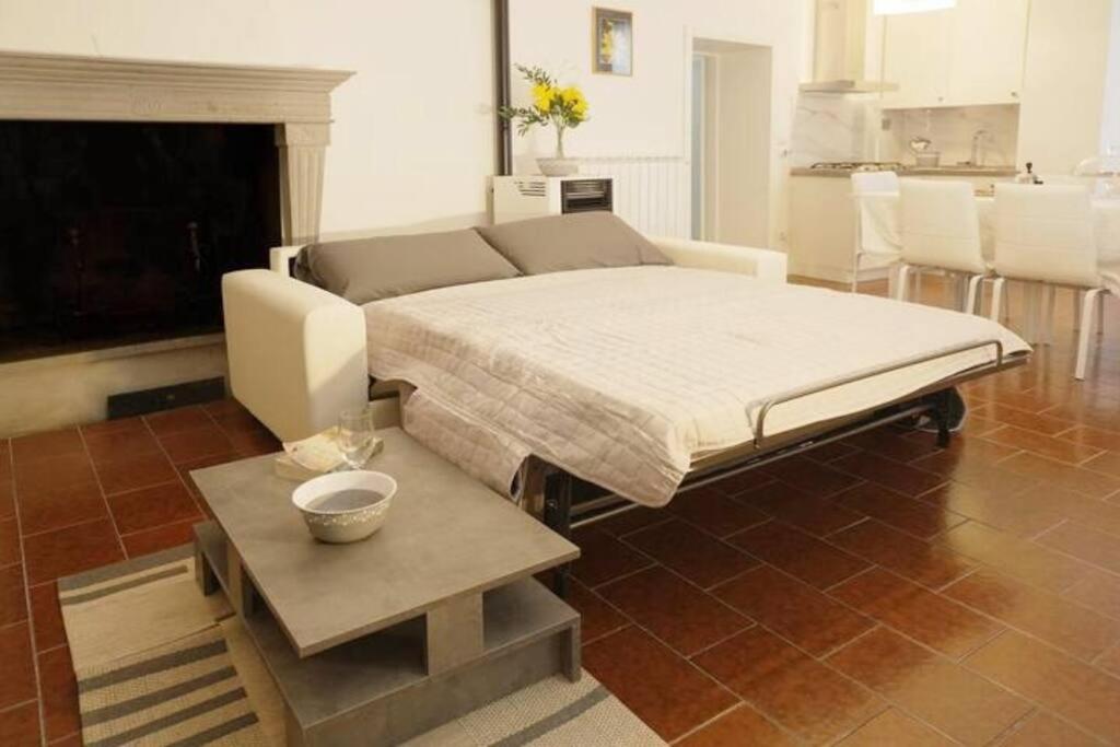 La Casa Nel Borgo Medievale Apartment Passignano sul Trasimeno